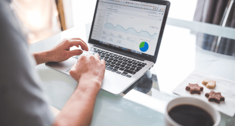 Laptop und Statistik